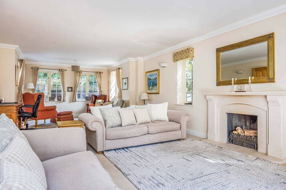 Kingley - Chichester - sleeps 10 guests  in 4 bedrooms in Chichester, South Downs