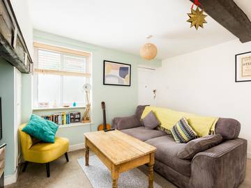 Glamping for 4 People in Warwick, Heart of England, Photo 3