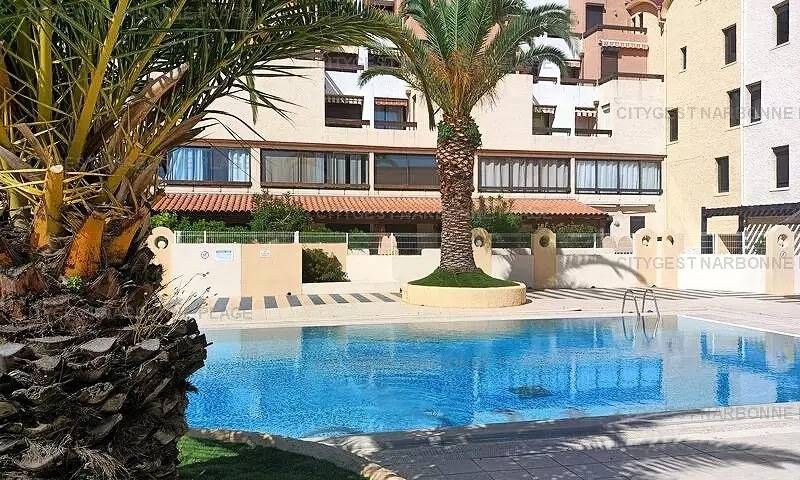 Appartement de vacances pour 5 personnes, avec balcon ainsi que piscine et vue à Gruissan