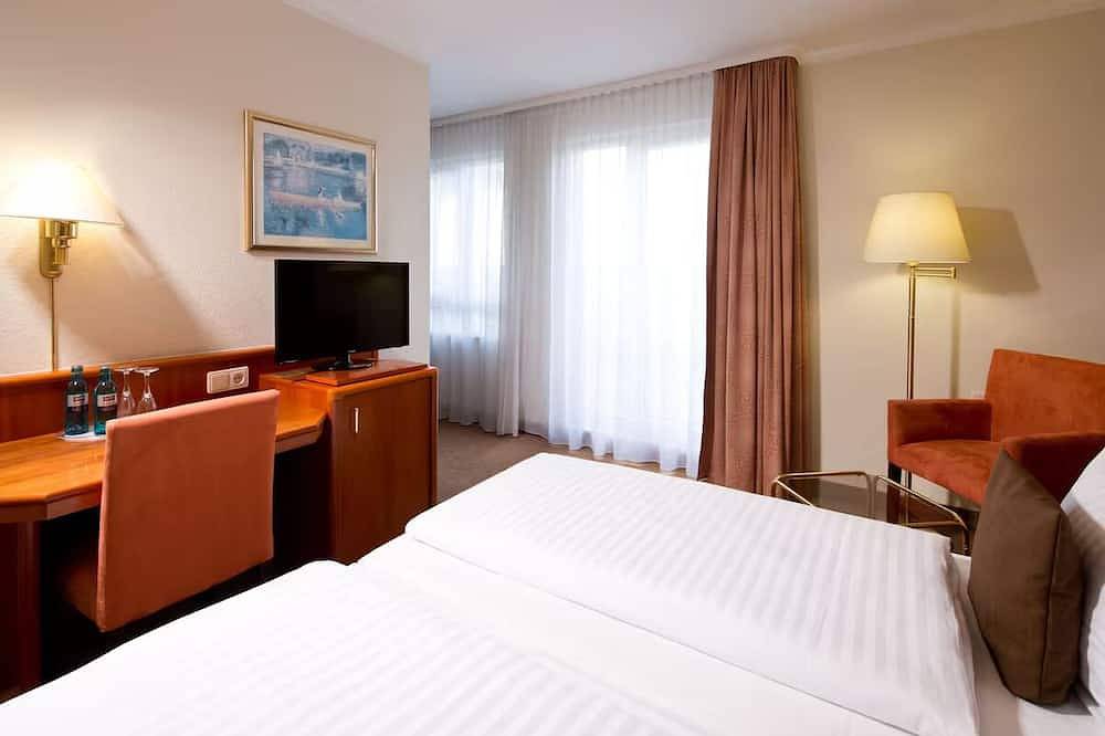 Comfortable Room Perfect for Exploring Schwarzheide Attractions & Dining Spots in Schwarzheide, Naturpark niederlausitzer heidelandschaft (Brandenburg)