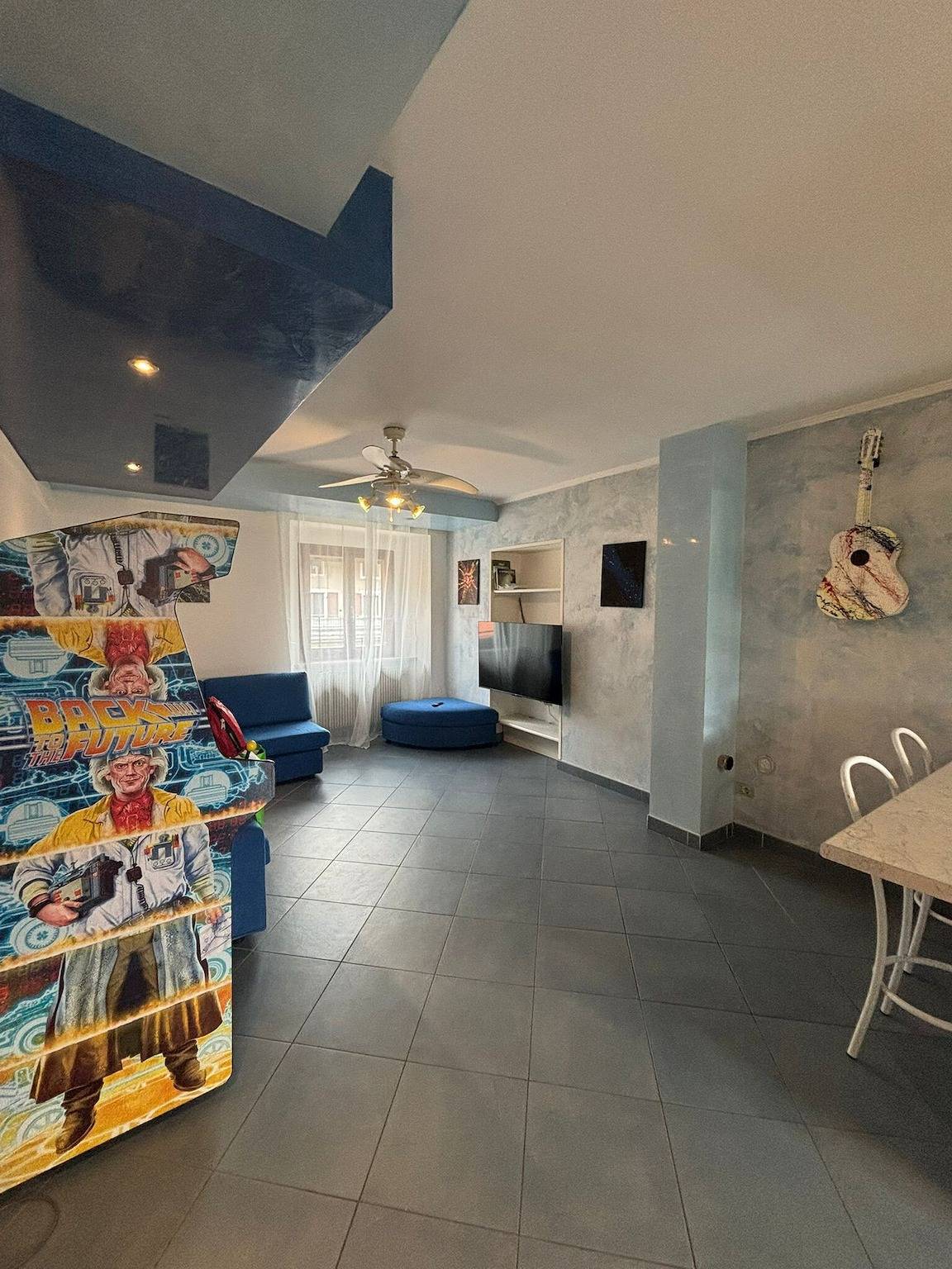 Appartamento intero, Appartamento Casa al Lago – 3 Camere, 5 Ospiti, Vicino al Garda con Balcone in Loppio, Mori