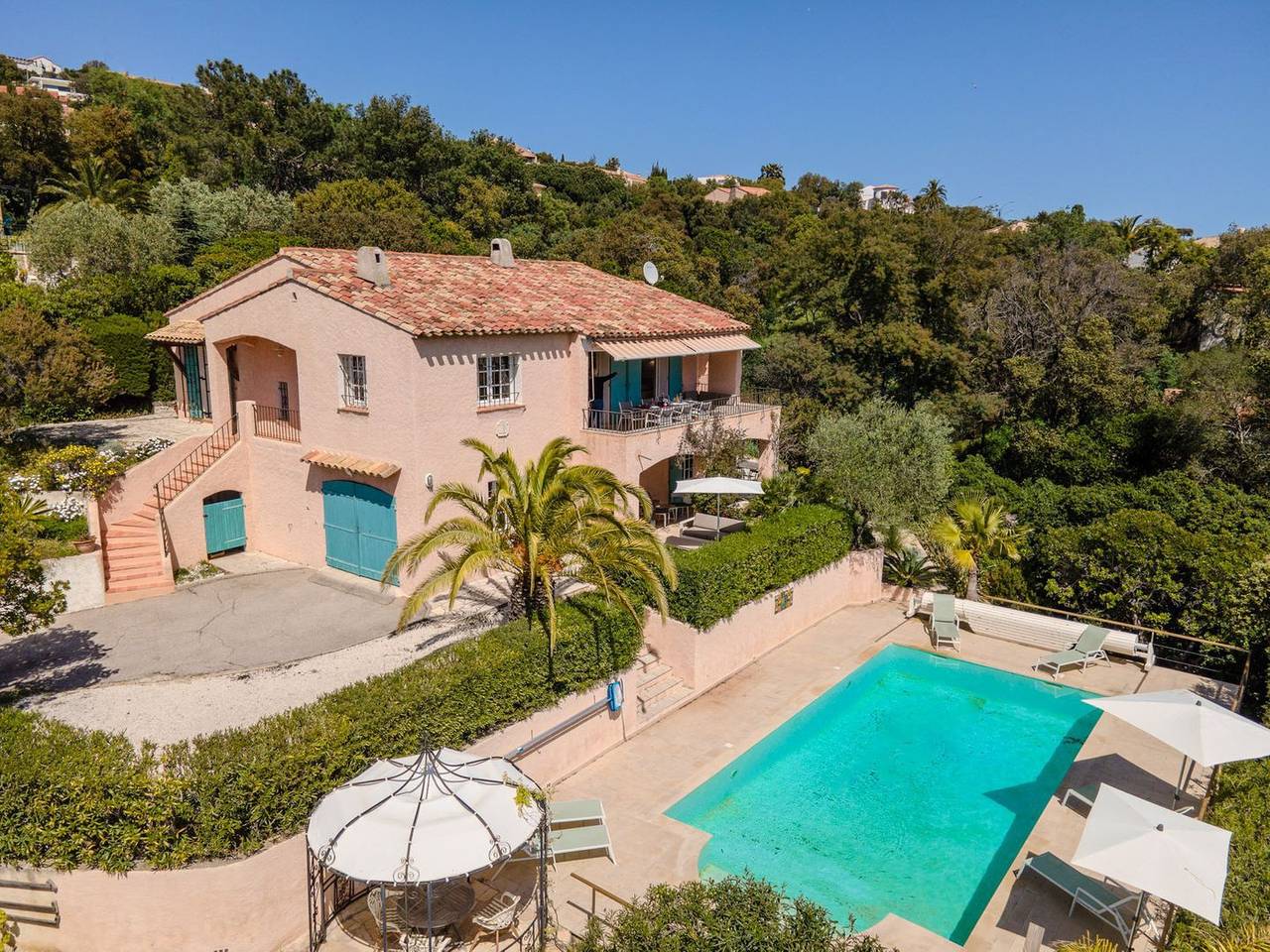 Holiday home for 8 persons with multiple terraces and sea view in Les Issambres in Roquebrune-sur-Argens, Costa mediterránea (Francia)