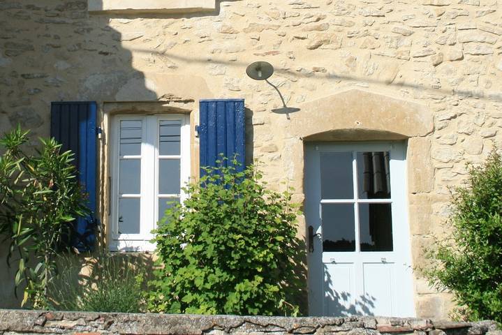 Gîte pour 5 personnes, avec terrasse et jardin à La Baume-Cornillane