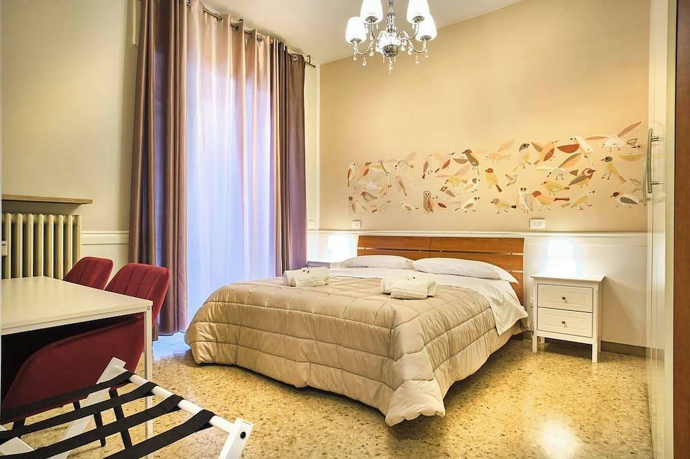 -Stanza rossa bagno condiviso e cucina - Voliera in Vérone, Province de Vérone