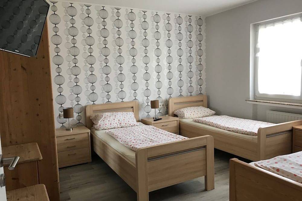Ganze Wohnung, Wohnung mit eigener Terrasse in Homberg in Homberg, Knüllgebirge