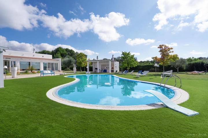 Casa vacanza per 7 persone, con Balcone e Terrazza nonché Giardino e Piscina a Mottola