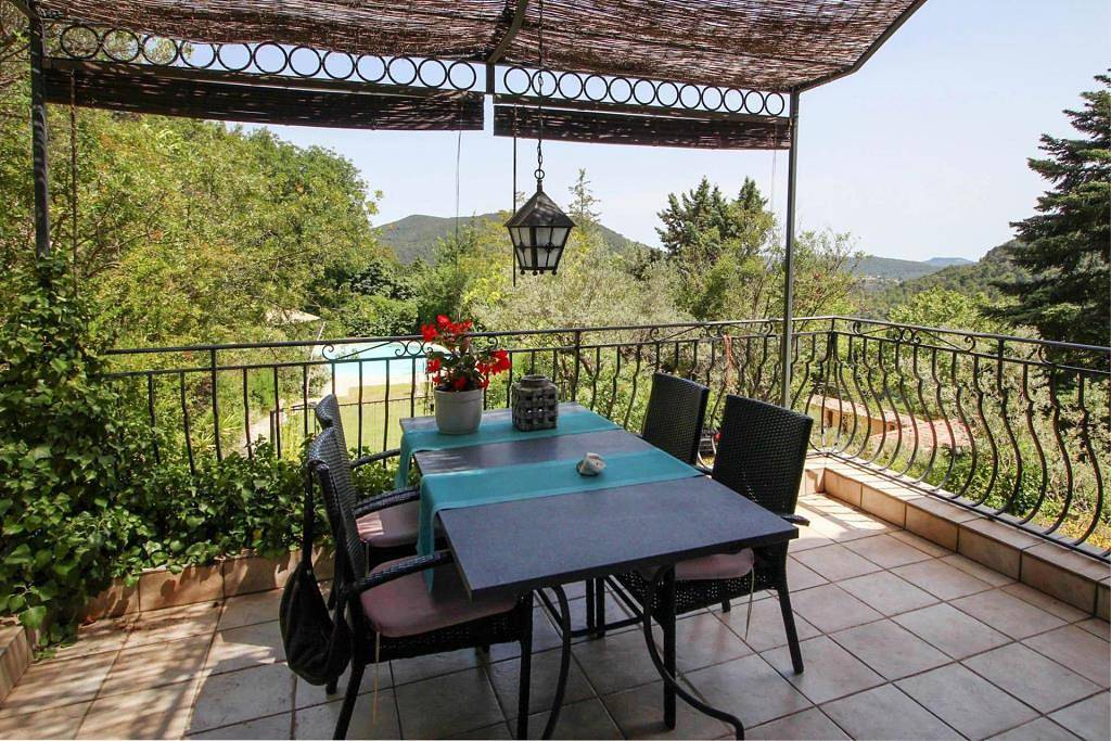 Holiday home with large grounds, swimming pool and walking distance to Bargemon in Bargemon, Region de Draguignan