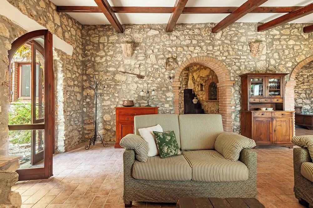 Country house for 8 people with above-ground pool in Giove, Province de Terni