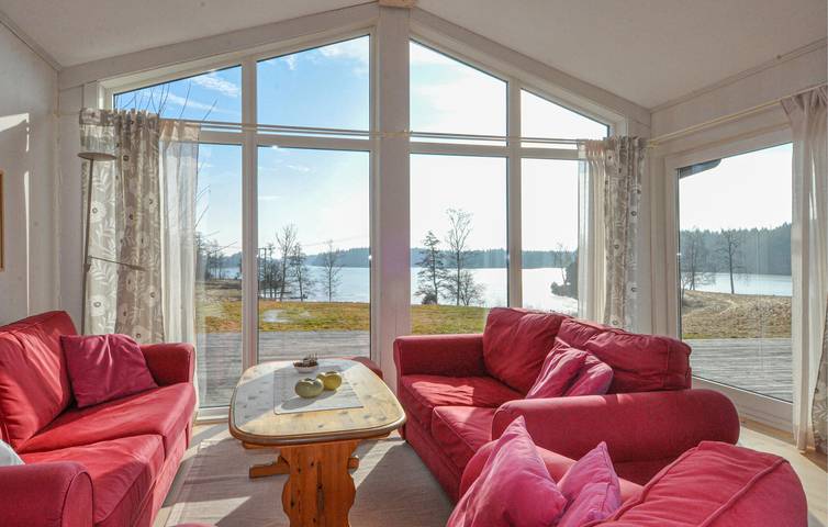 Ferienhaus für 6 Personen mit Terrasse in Dalslands Kanal
