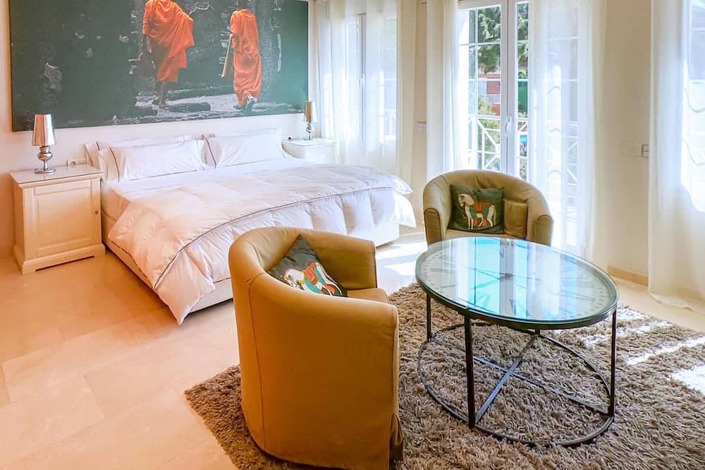 Prachtig huis met 5 slaapkamers in. in Urbanizacion Montcabrer, Cabrils