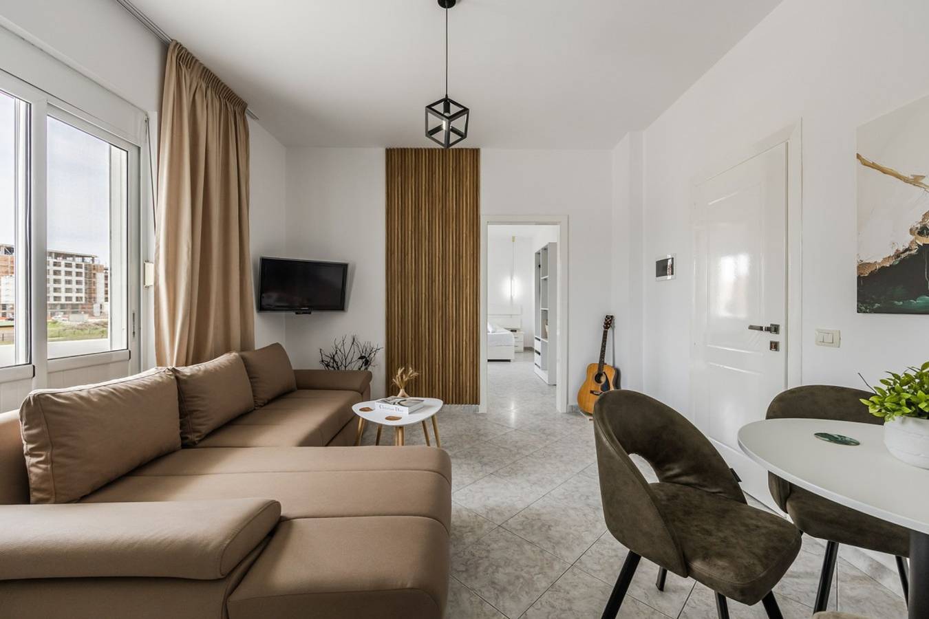 Ganze Wohnung, Ferienwohnung für 5 Personen mit Balkon in Golem, Albanien