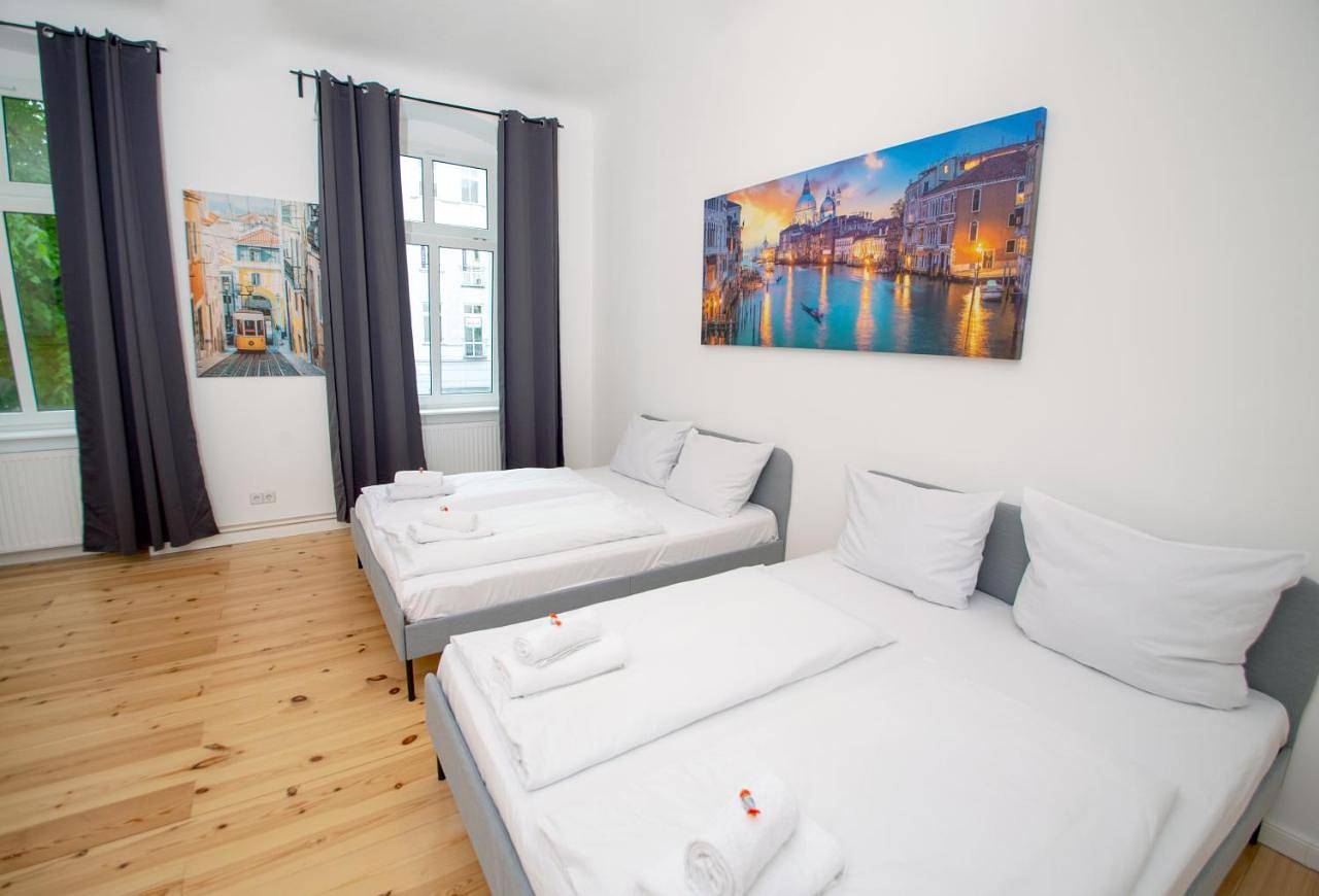 Ganze Wohnung, Super Mikrolage - Forum Köpenick & S-Bahn in 2 min in Treptow - Köpenick, Berlin