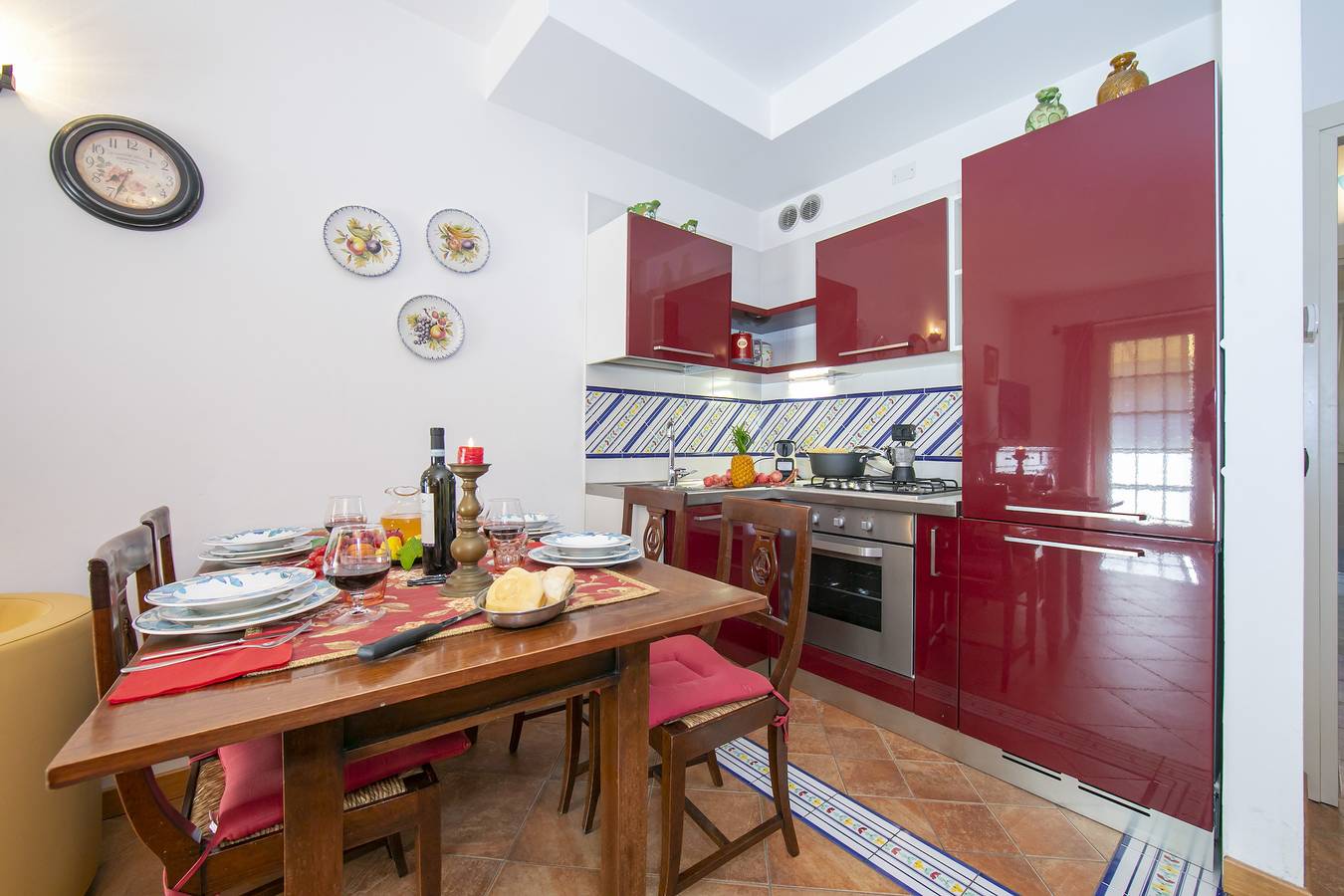 Appartement entier, Casa Emma with Pool, Garden and Garage in Colombare, Sirmione