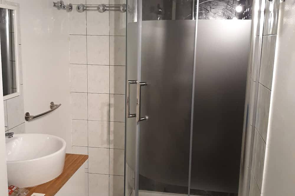 Appartement entier, Location avec son jardin,  grand terrain arboré, proche mer, en rez-de-villa in Corbara, Région de Calvi