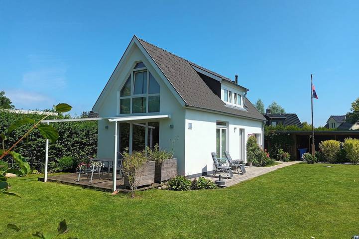 Ferienhaus für 6 Personen, mit Garten und Sauna im Ostseebad Nienhagen