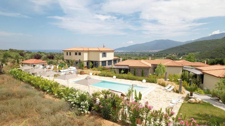 Hôtel pour 2 personnes, avec jardin ainsi que piscine et vue dans (Nea) Vrasna