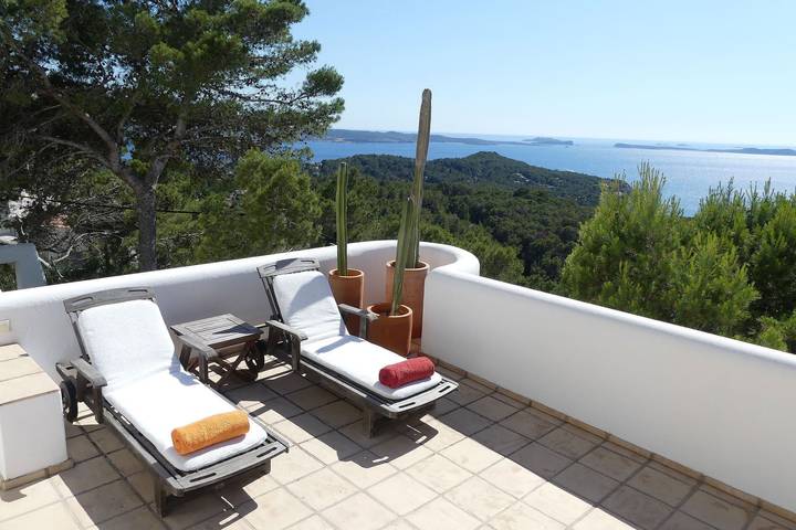 Location de vacances pour 8 personnes, avec jardin et terrasse à Sant Antoni de Portmany - 2