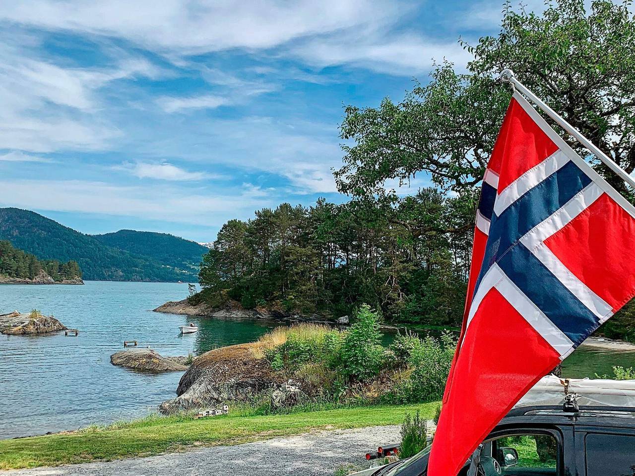 Seaside Serenity in Hardangerfjord in Kvam herad