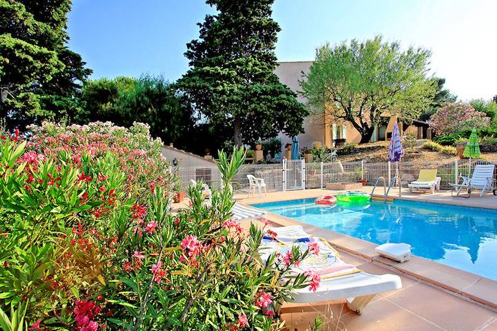 Location de vacances pour 2 personnes, avec piscine et jardin à Six-Fours-les-Plages - 4