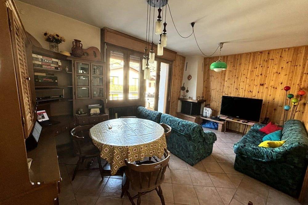 Appartamento intero, 3 bedroom apartment in borno in Borno, Prealpi Bergamasche Orientali