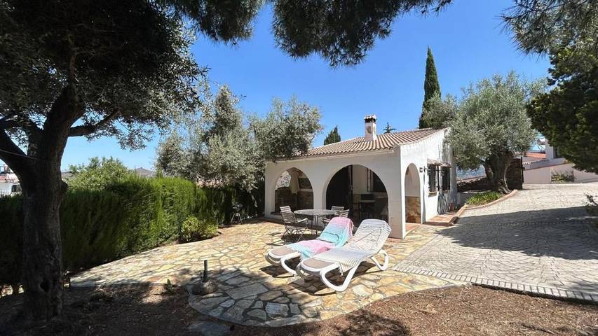 Casa de vacaciones para 4 personas, con piscina además de vistas y jardín - 1