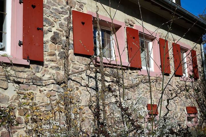 Ganze Wohnung, Traditionelle Unterkunft in einem typisch elsässischen Haus in Osenbach, Regionaler Naturpark Belchen der Vogesen