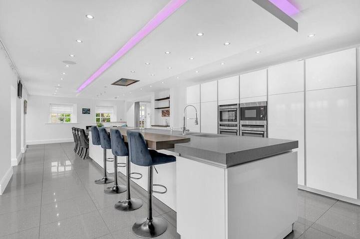 Gîte pour 30 personnes, avec jardin et jacuzzi à Burnley - 3