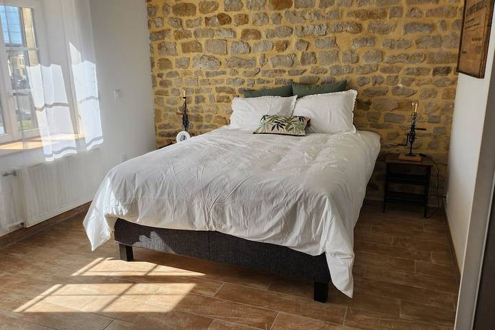 Location de vacances pour 6 personnes, avec jardin ainsi que jacuzzi et sauna dans Floing - 2