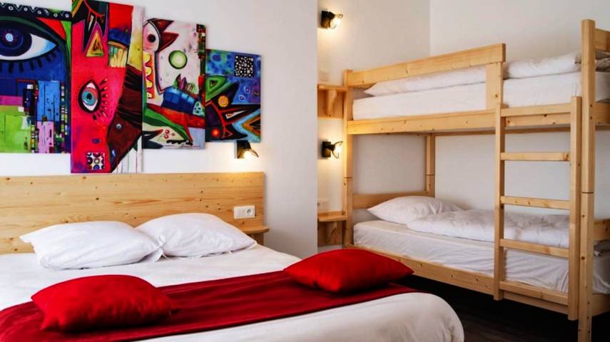 Hôtel pour 2 personnes, avec terrasse dans Lac de Naussac - 2