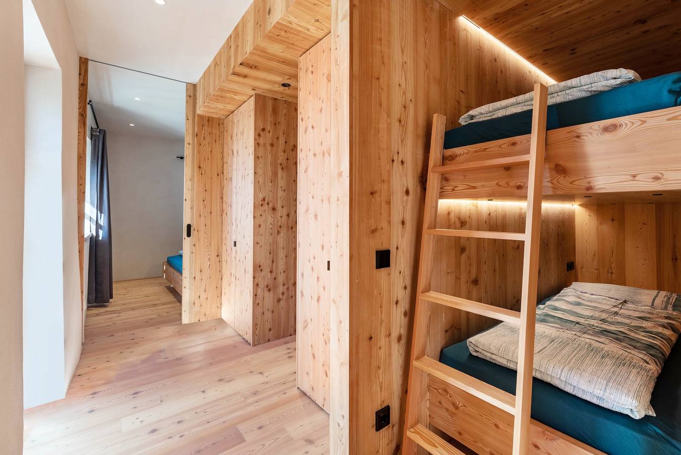 Ganze Wohnung, Ferienwohnung Hof im Thal Apt Lärche mit Bergblick, Balkon und Wlan in Aldein, Südtirol