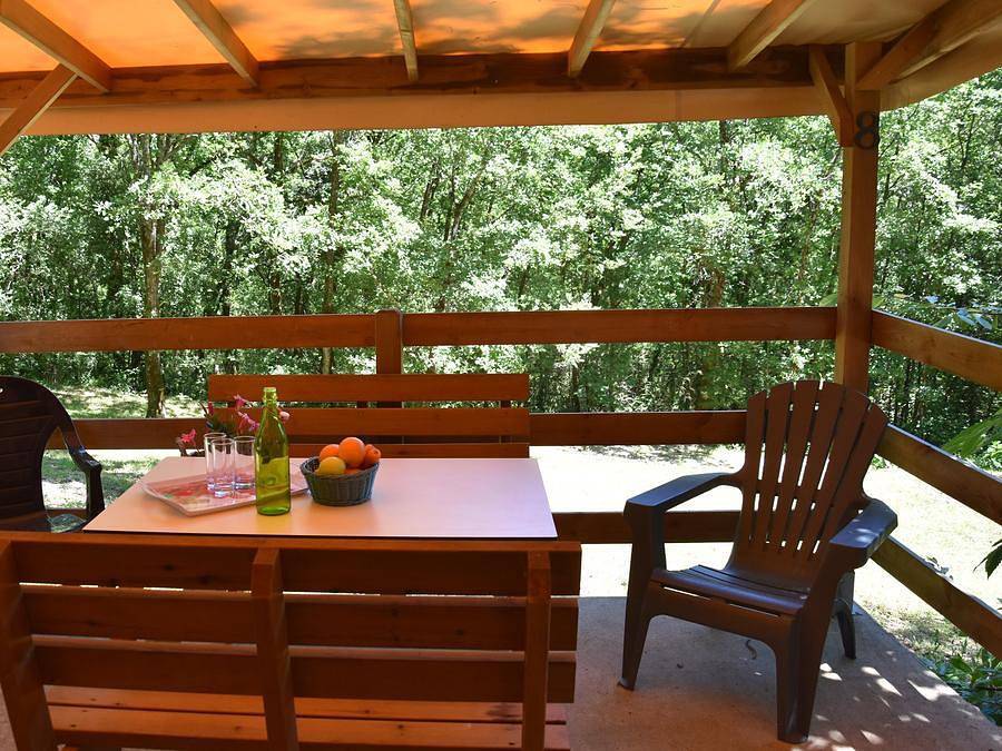 Camping La Chêneraie **** - Gîte 5 personnes - Cottage La Gariotte - 5 personnes - 2 chambres - Climatisé - Télévision - Lave-vaisselle - S in Saint-Géry-Vers, Parc Naturel Régional des Causses du Quercy