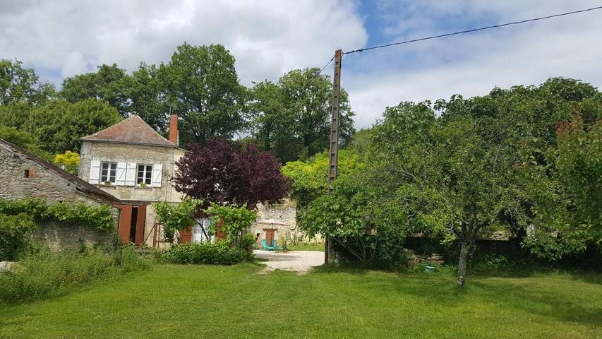 Location de vacances pour 5 personnes, avec Terrasse ainsi que Jardin et Vue à Senillé