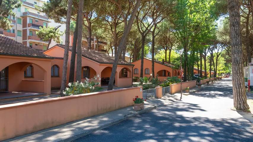 Bungalow per 6 persone, con piscina e giardino a Lido di Spina