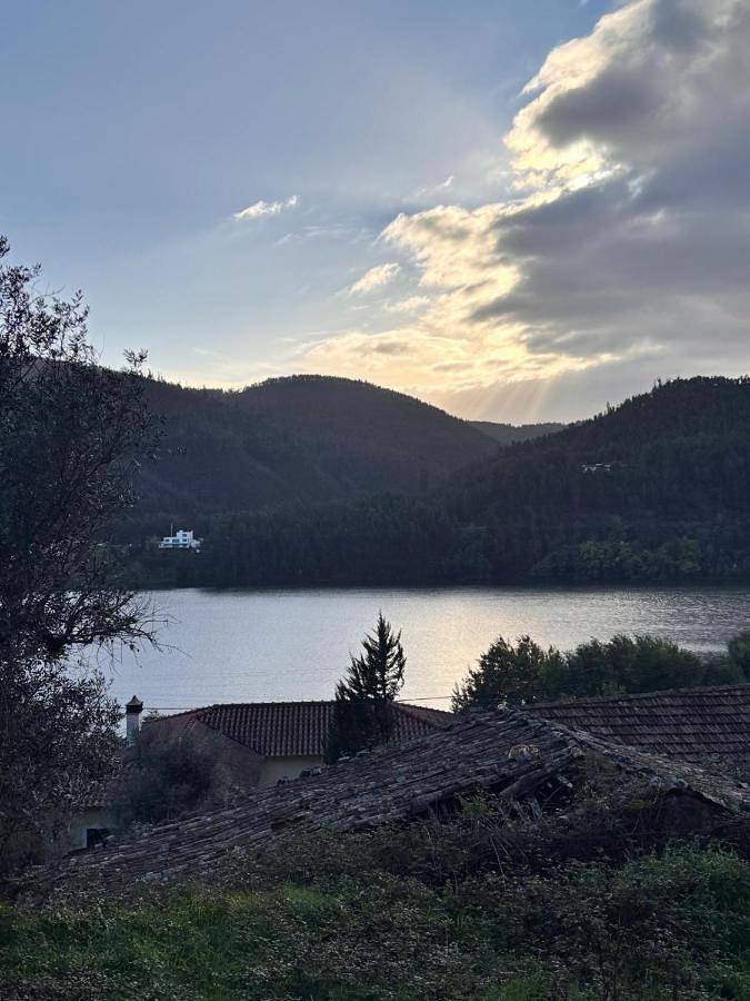 Apartamento de férias para 4 pessoas, com vista e vista para o lago e ainda varanda em Sertã