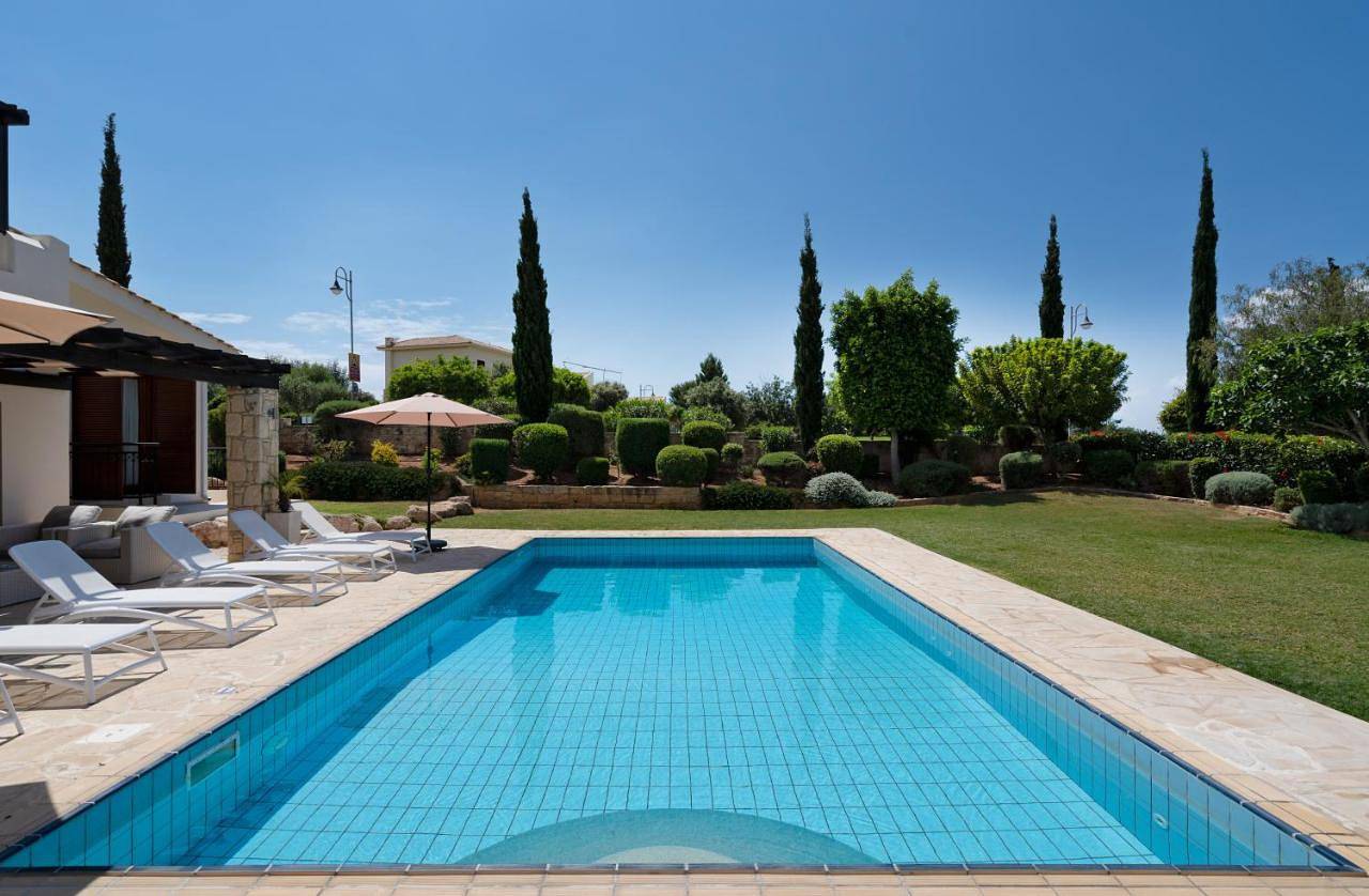 Villa Lara - 11, Spacious Villa with Large Garden and Private Pool on Aphrodite Hills in Kouklia Pafou, South Cyprus