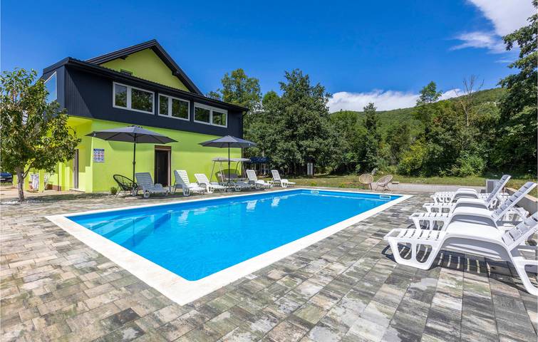 Gemütliche 32 m² große Wohnung mit Pool, WLAN und Zugang zum Fluss in 1 km Entfernung in Lika-Senj