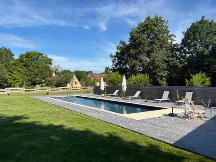 Location de vacances pour 6 personnes, avec jardin et piscine à Fercé-sur-Sarthe