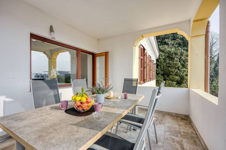 Agriturismo per 6 persone, con vista oceano e balcone in Slovenia