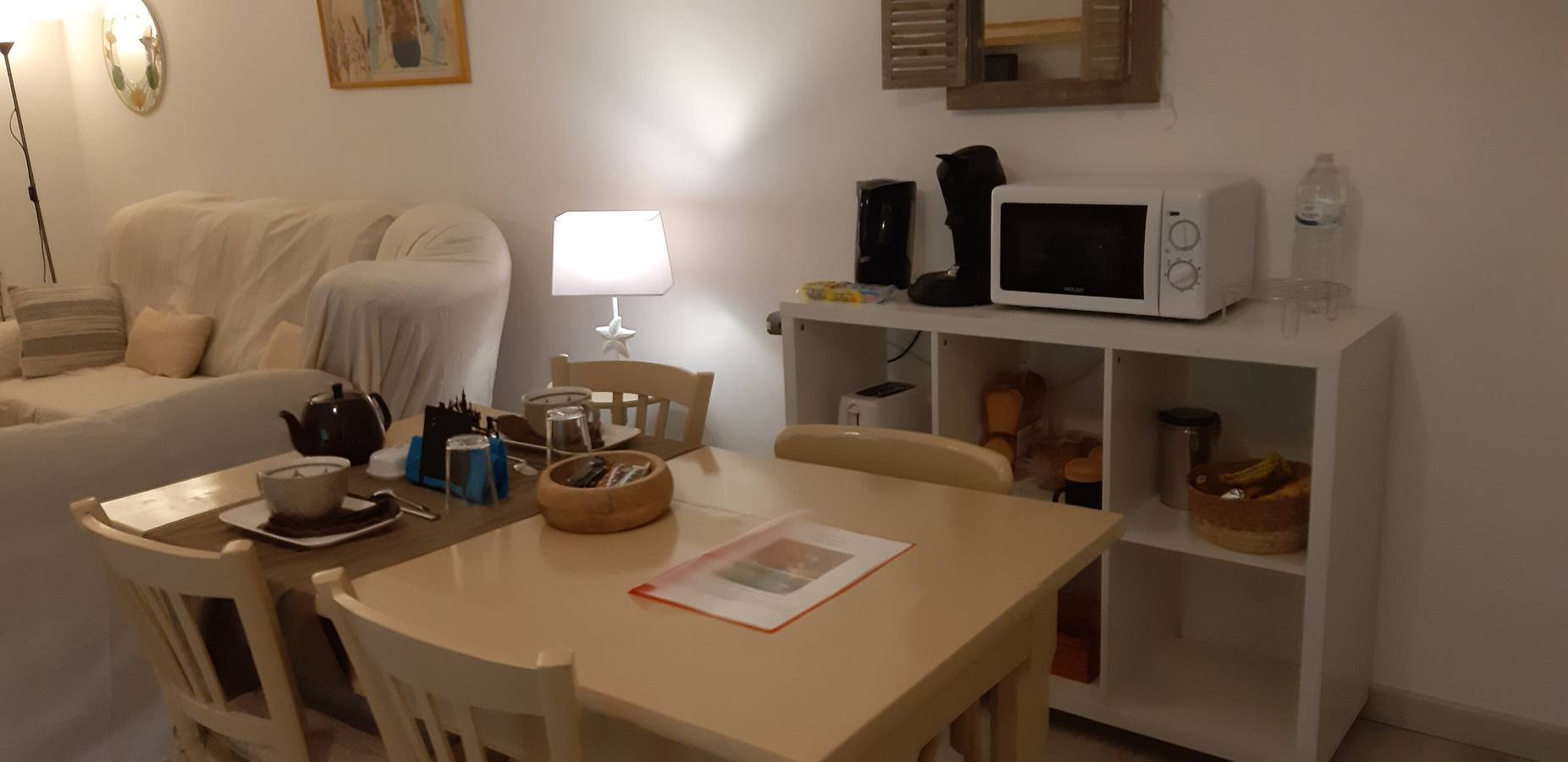Chambre d'hôtes 'Suite Maraval Chez l'Habitant' avec terrasse privée, Wi-Fi et climatisation in Trélissac, Périgord Blanc