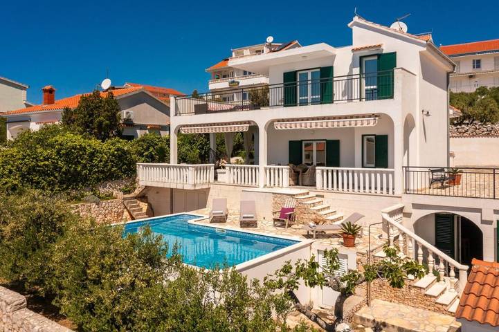 Villa pour 8 personnes, avec vue ainsi que terrasse et piscine, animaux acceptés à Sevid - 3
