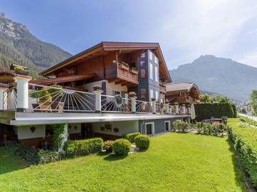 Ferienwohnung für 4 Personen, mit Seeblick und Garten sowie Ausblick, mit Haustier am Achensee
