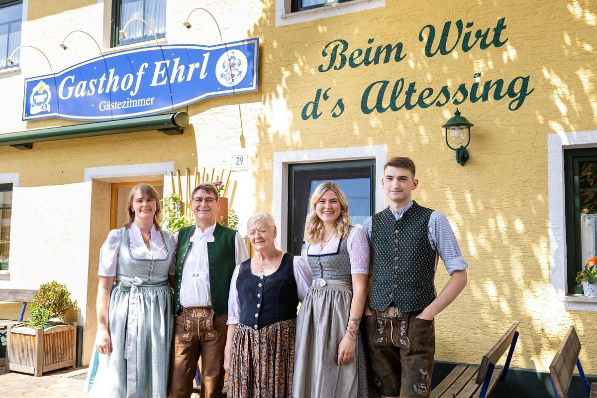Gasthof Ehrl - Doppelzimmer Komfort 2. Og mit Schlafcouch in Essing, Altmühltal