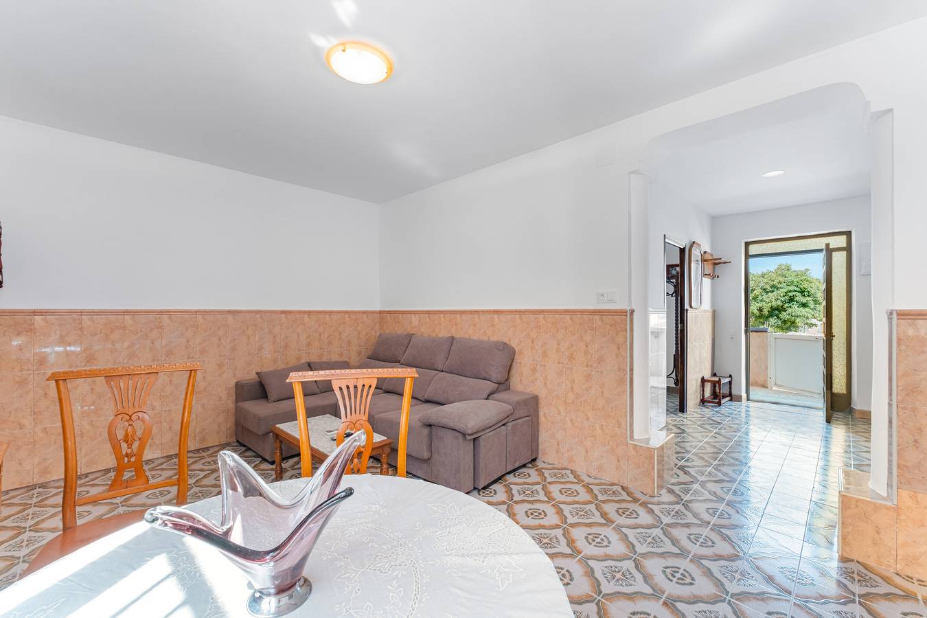 Holiday Home 'Antique Spanish Villa' with Private Terrace, Wi-Fi and Air Conditioning in Portico Mediterraneo, Guardamar del Segura