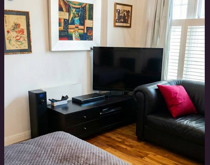 Nur für Frauen – Gästezimmer in Sw6 mit eigenem Bad, Tv-Zimmer und Waschmöglichk in Hammersmith und Fulham, London