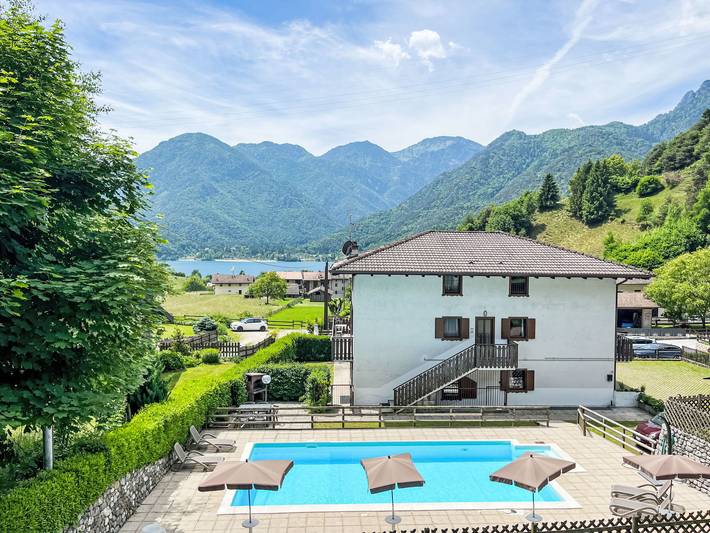 Ferienwohnung für 5 Personen, mit Garten und Terrasse, mit Haustier am Ledrosee