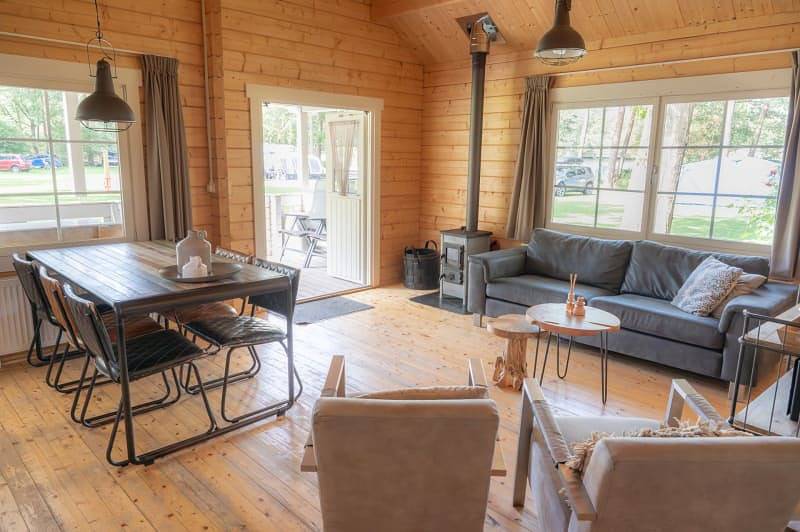 Rcn de Flaasbloem — Finse lodge in Chaam, Nordbrabant