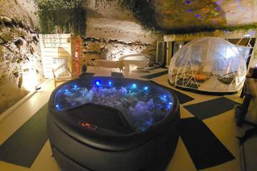 Location de vacances pour 4 personnes, avec terrasse ainsi que jacuzzi et sauna à Châteaudun