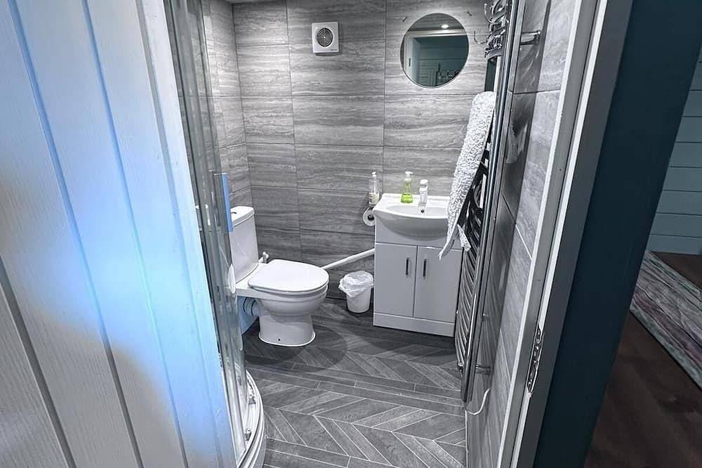 Luxury & cozy cabin retreat in Guilford  in Guildford, Surrey
