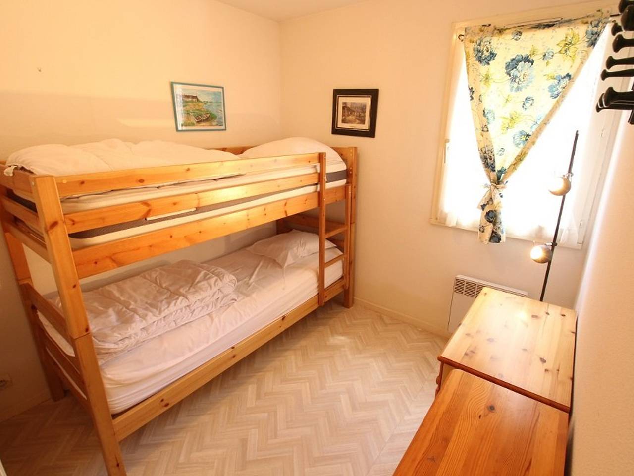Ganze Wohnung, Südlich ausgerichtete T3-Wohnung mit Balkon und Parkplatz in Bagnères-de-Luchon - 4 Pers. in Luchon-Superbagnères, Bagnères-de-Luchon