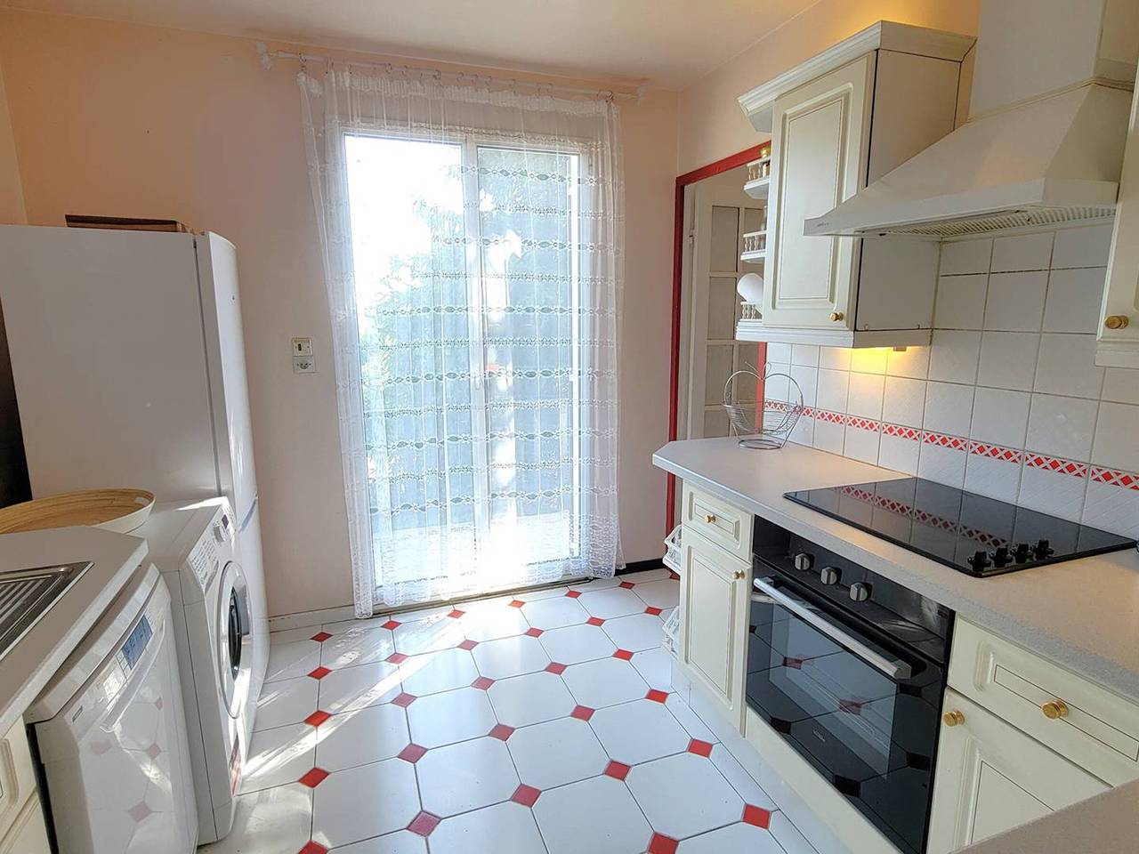 Cozy Chalet for 9 with Fireplace, Balcony, and Pets Allowed in Saint-Michel-de-Chaillol in Saint-Michel-de-Chaillol, Écrins National Park